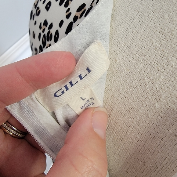 Gilli animal print dress with tie waist. Sz Lrg. Like new, never worn. - Picture 4 of 4